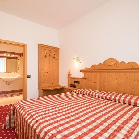 Hotel Daniela Левіко-Терме Екстер'єр фото