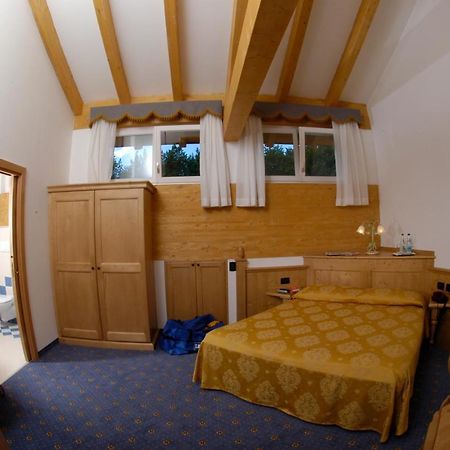 Hotel Daniela Левіко-Терме Екстер'єр фото