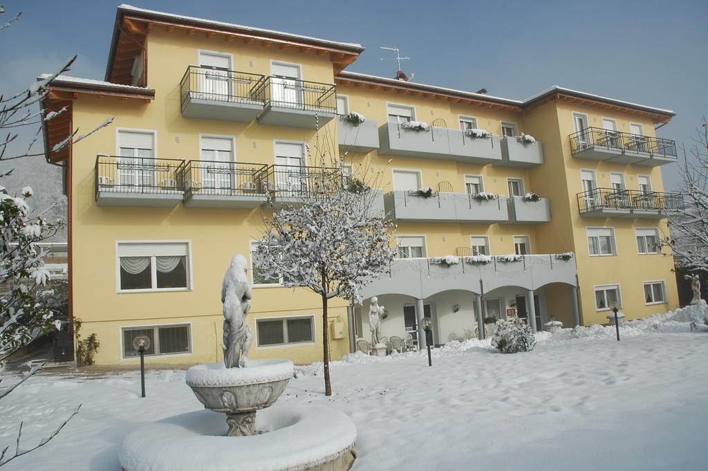 Hotel Daniela Левіко-Терме Екстер'єр фото